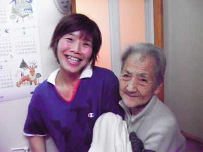 デイサービス シンシアの写真2枚目:毎日利用者様とスタッフの笑顔があふれています