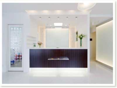 西歯科医院の写真2枚目:幅広い診療科目を扱っているので、毎日お子さまからご年配の方まで多くの患者様が来院されます