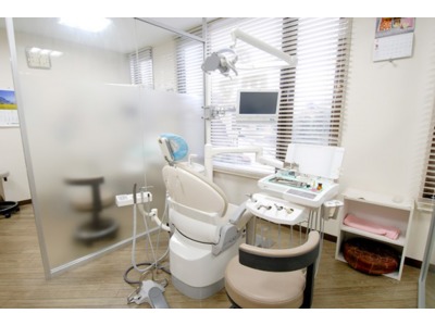 河野歯科医院の写真3枚目:約50坪の診療室に、ユニットを7台ご用意しています