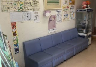 すずらん薬局広田店（薬剤師の求人）の写真2枚目：すずらん薬局広田店の待合