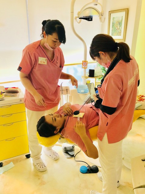 医療法人社団にしむら歯科クリニック（歯科衛生士の求人）の写真6枚目：先輩衛生士が付きっきりで指導します