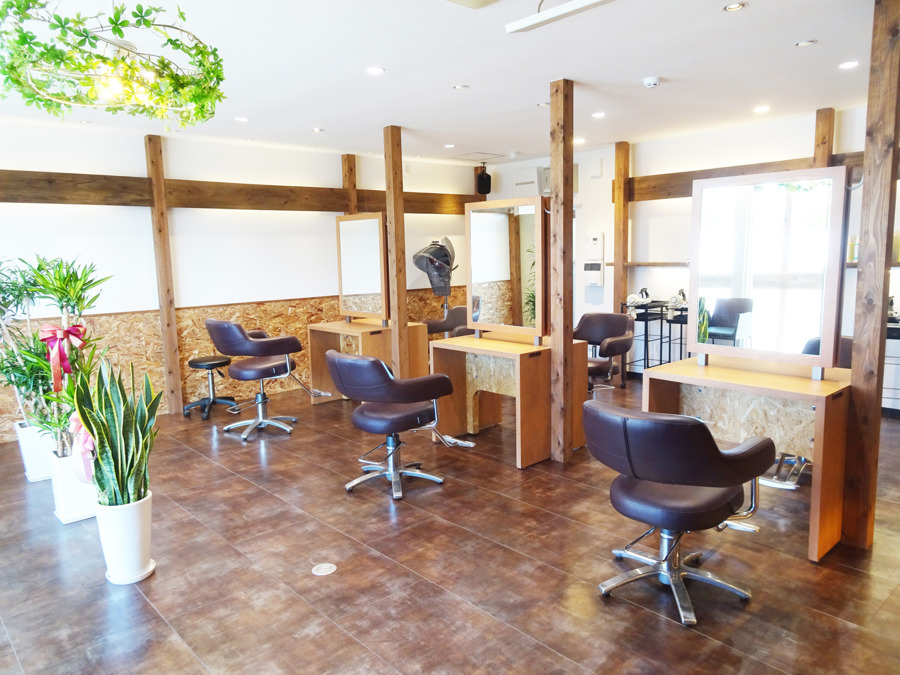 美容室SALONS防府新田店の写真
