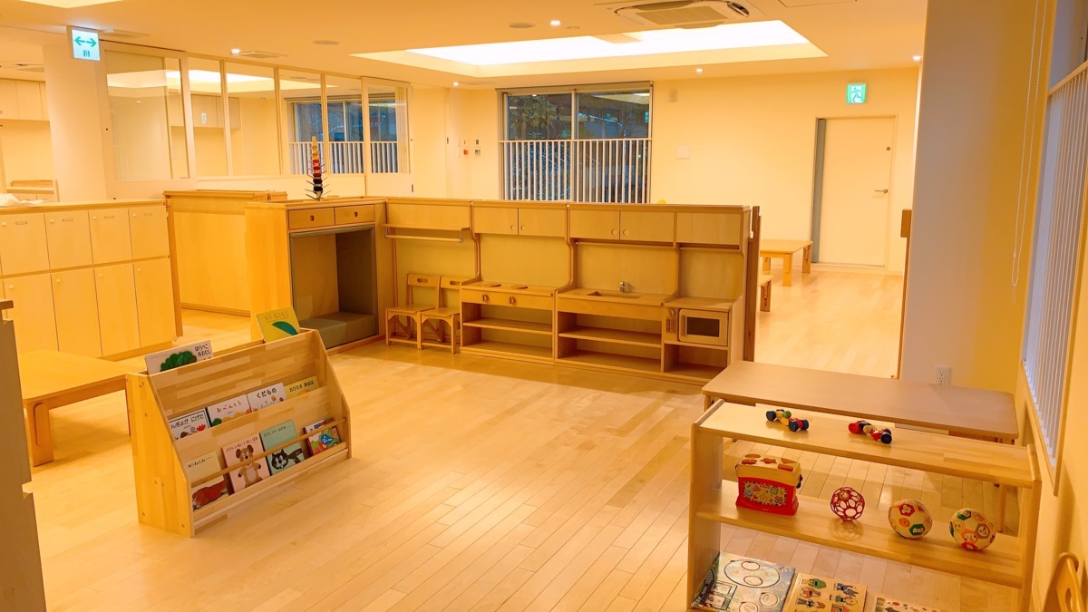 ＥＤＯ日本橋保育園の写真4枚目：乳児はクラスごとの壁の仕切りがないので、連携が取りやすいです！