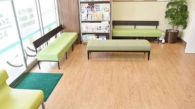 エイム薬局つるはし店の写真4枚目：待合いスペース