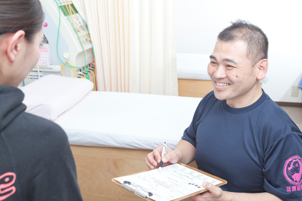 あかり整骨院の写真2枚目：毎日笑顔で明るく対応！！
