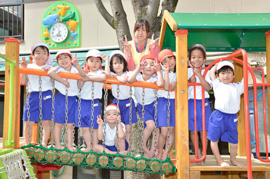 宗教法人利正寺保育園（保育士の求人）の写真5枚目：園長やベテラン保育士が常にサポートできる環境を整えています。
