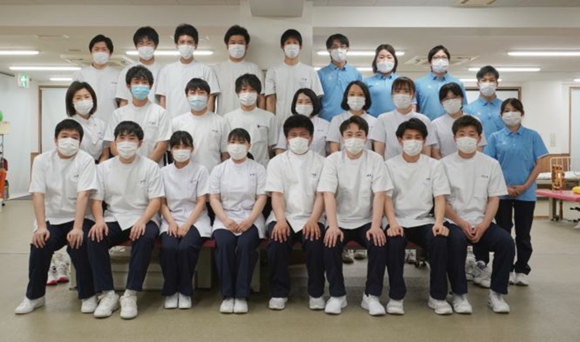 医療法人松徳会　花の丘病院の写真2枚目：理学療法士３１名、作業療法士１２名、言語聴覚士３名で笑顔で明るい雰囲気の職場
