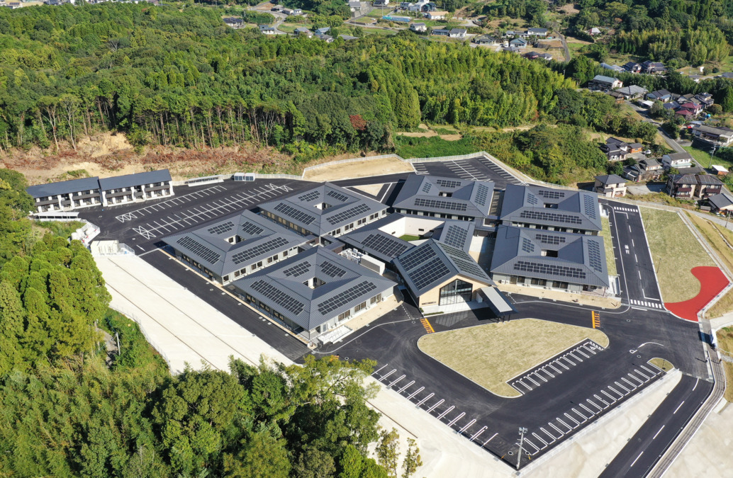 天草ナーシングホーム（旧紫明寮）（介護職/ヘルパーの求人）の写真2枚目：入所者１５８名
全室個室ユニット型
全12ユニット