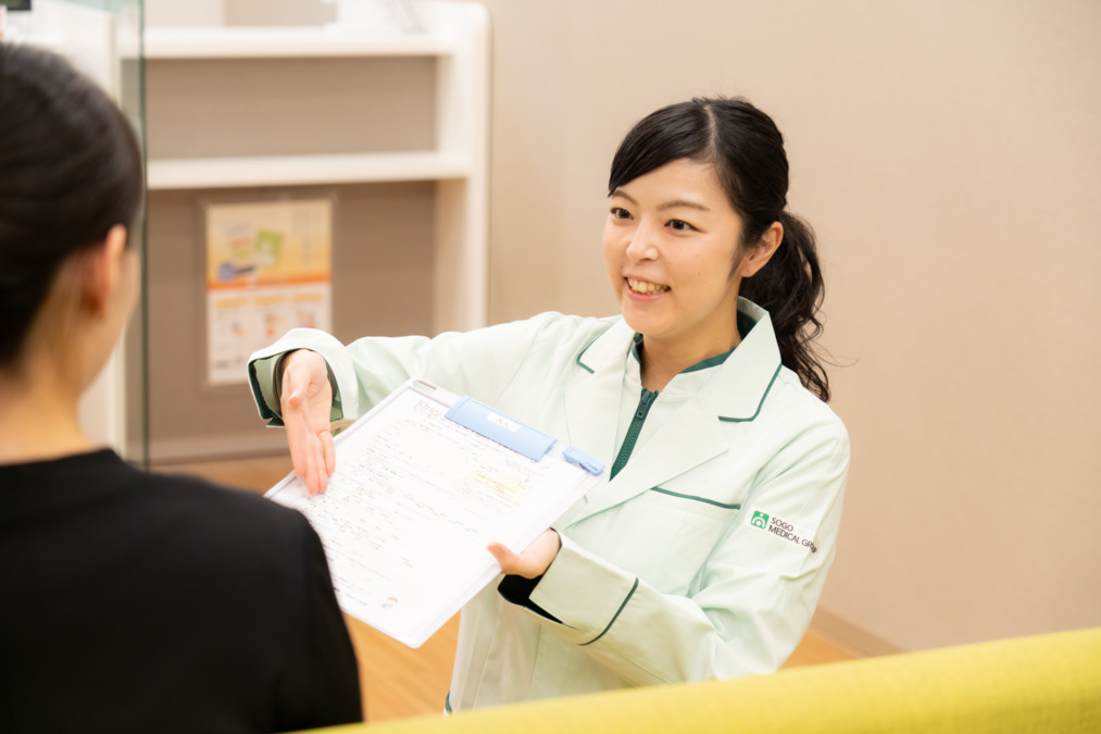 そうごう薬局柳崎店(調剤事務の求人)の写真3枚目:【問診票案内】
お薬を安全に服用いただくため、既往歴やアレルギーの確認をします