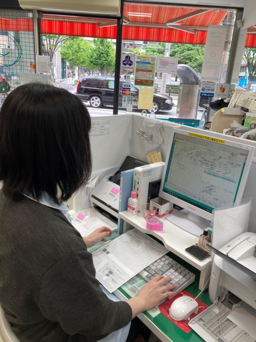 上六薬局　本店（調剤事務の求人）の写真3枚目：