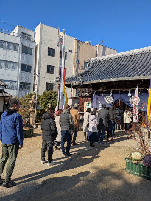 ぼちぼちいこか(生活支援員の求人)の写真:利用者さんと初詣に行った時の写真です。