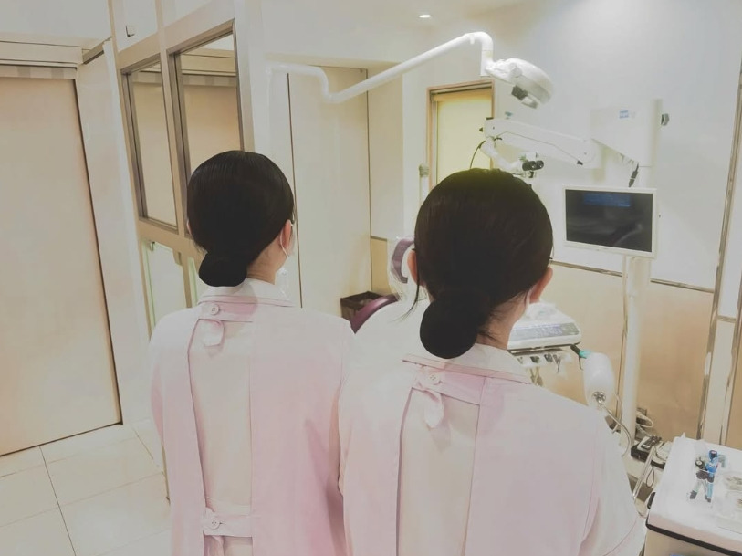 エムアイデンタルクリニック（歯科衛生士の求人）の写真7枚目：当クリニックは、厚生労働省指定の臨床実習施設のため、実習生を受け入れています。
