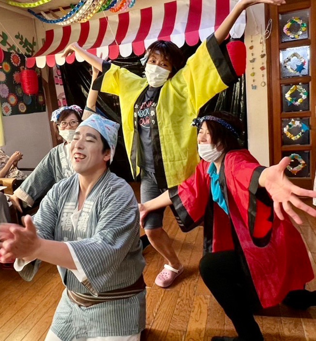 デイサービスやすらぎ邸練馬（介護職/ヘルパーの求人）の写真4枚目：夏祭りの様子です。