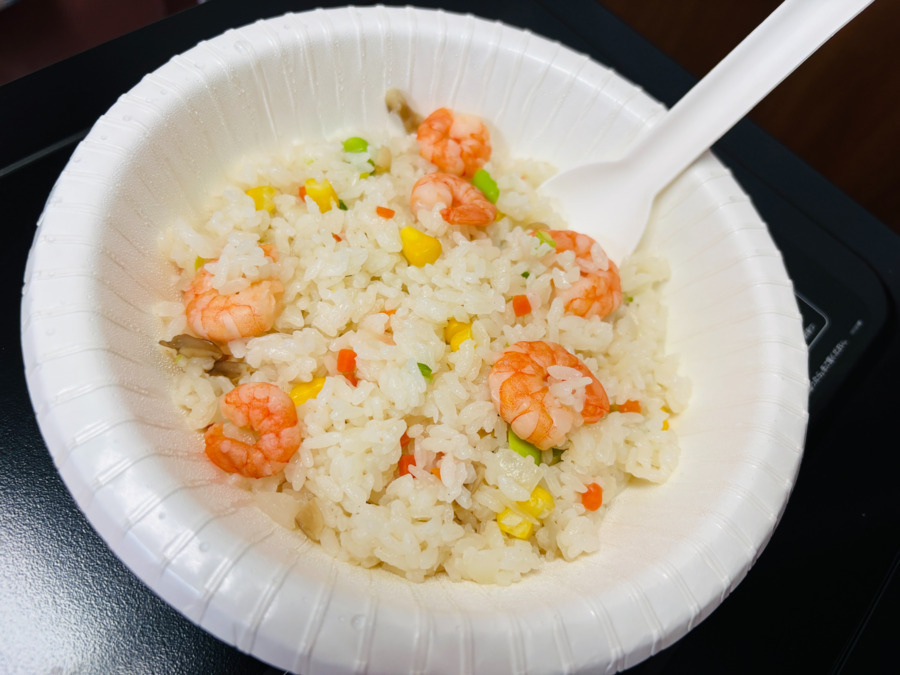 植竹歯科医院（歯科衛生士の求人）の写真4枚目：お得な社食サービスあり。写真は100円で食べれるピラフ。（他にもメニュー多数）