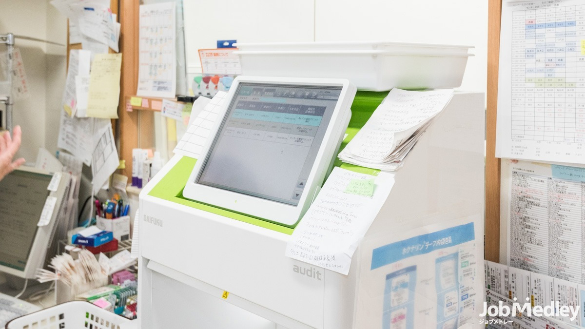すずらん薬局センター北店（薬剤師の求人）の写真4枚目：すずらん薬局センター北店の自動監査システム