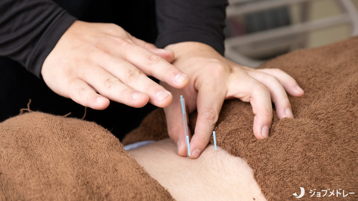 千葉寺ありがとう整骨院(柔道整復師の求人)の写真9枚目:心を込めて丁寧に施術しています◎