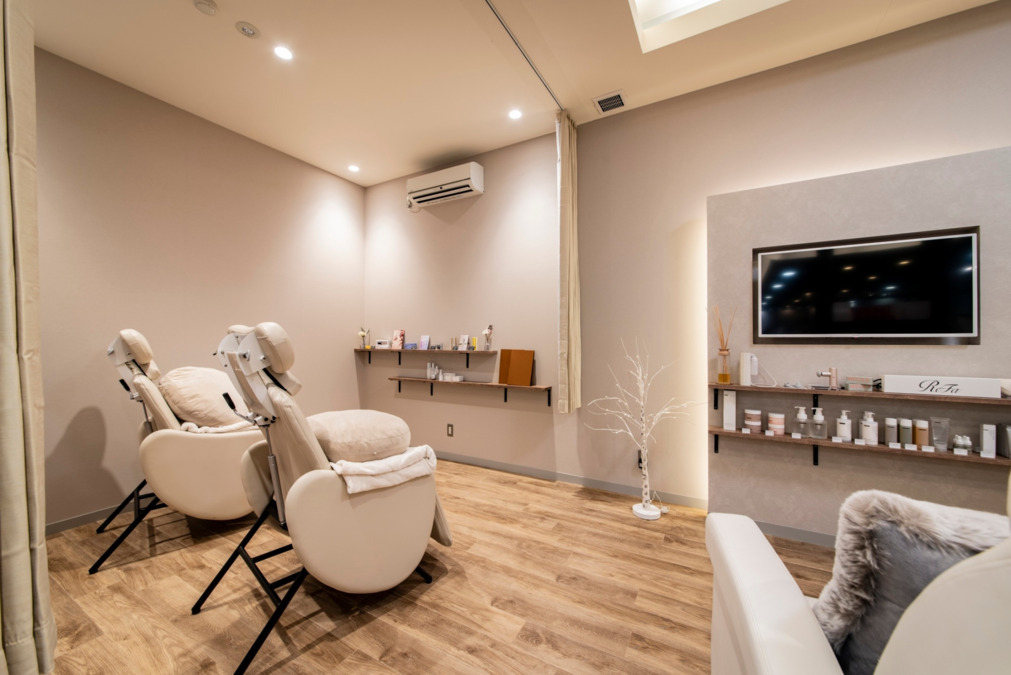 the loves laughs hair by milbon smart salon 本店の写真9枚目：