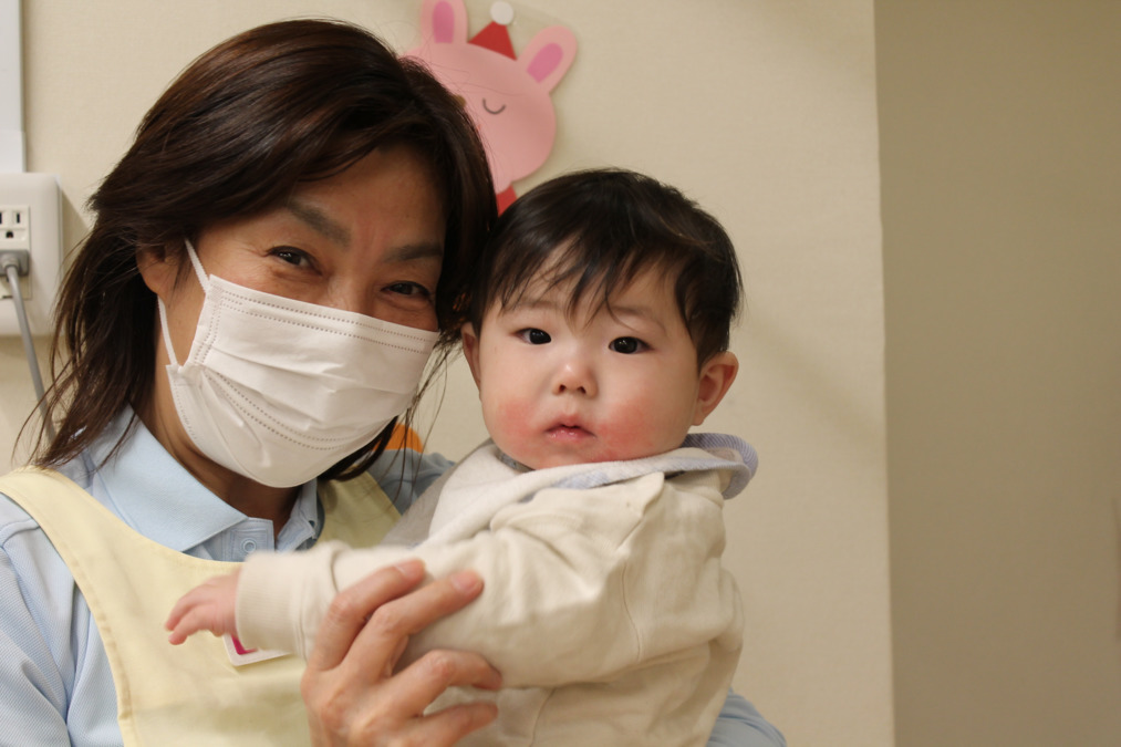 ニチイキッズ横浜西口保育園の写真8枚目：優しく頼もしい園長先生。園全体を優しくサポートしてくれています。