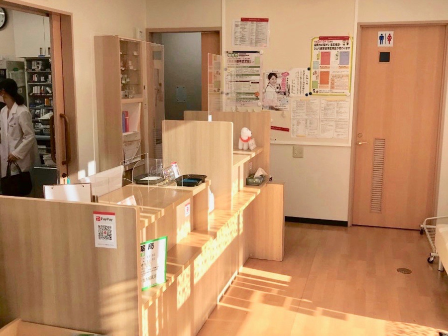 フラワー九大前薬局の写真2枚目：あたたかみのある雰囲気の職場です