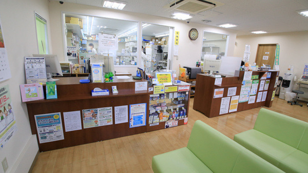 キリン堂薬局　小野本町店（薬剤師の求人）の写真4枚目：キリン堂薬局　小野本町店の内観
