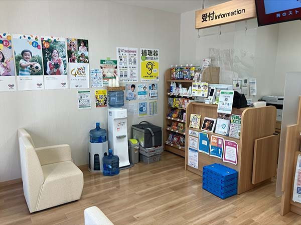 株式会社アイセイ薬局　アイセイ薬局　上前津店（薬剤師の求人）の写真2枚目：アイセイ薬局　上前津店の内観