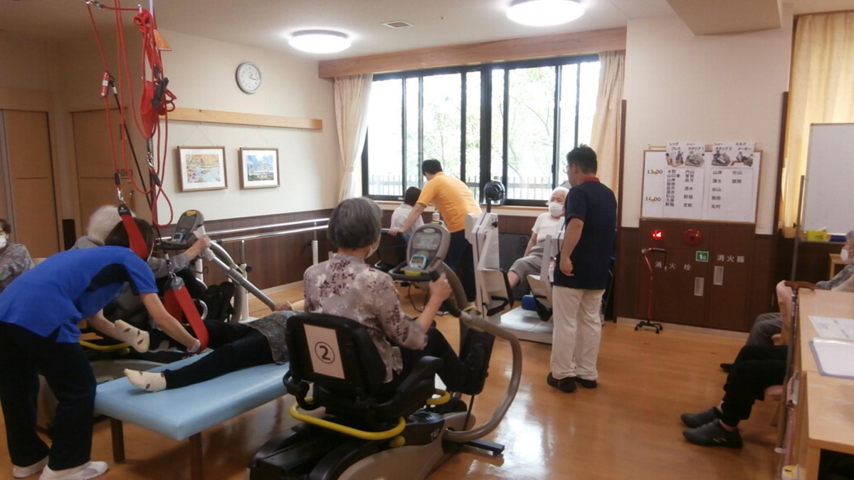 南生協よってって横丁　よってってデイケア（介護職/ヘルパーの求人）の写真3枚目：