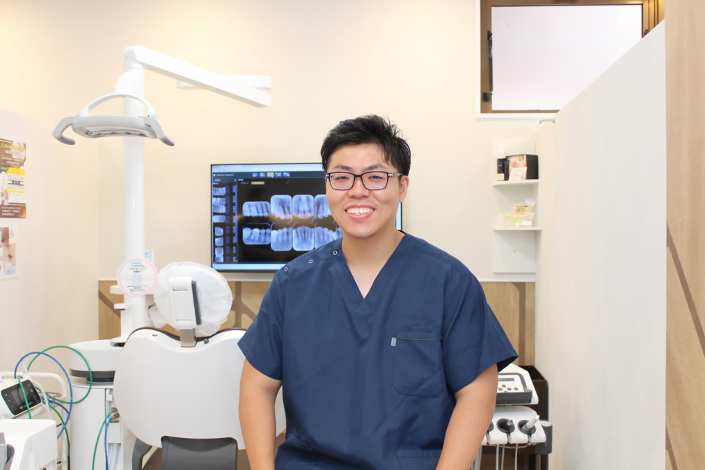ふくえファミリー歯科 戸塚（歯科助手の求人）の写真6枚目：学ぶことが好きな院長です
