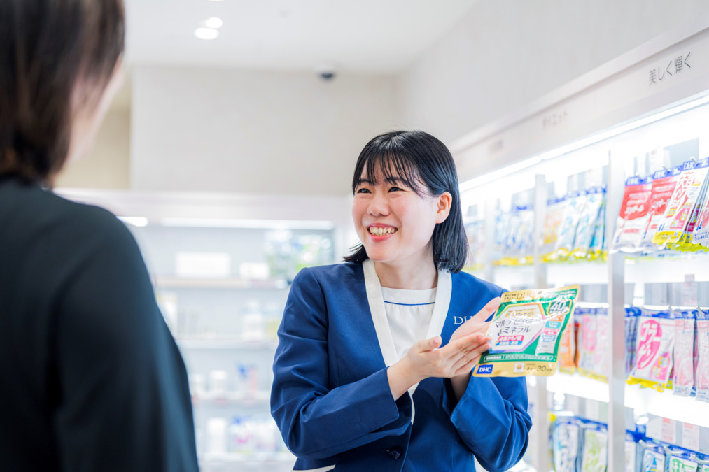 DHC なんばウォーク店（美容部員の求人）の写真5枚目：