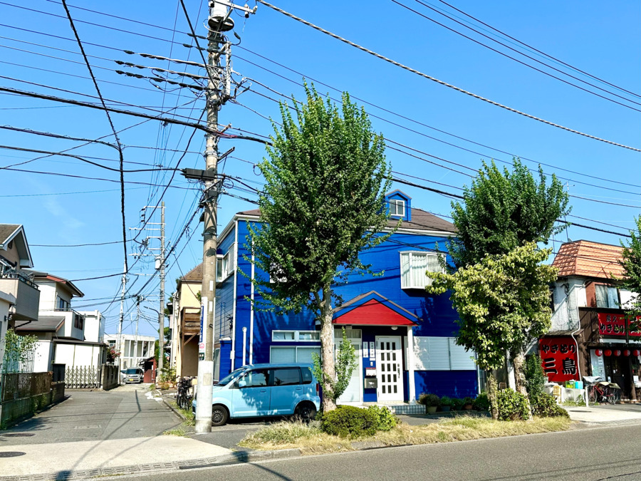 ヘルパーステーション友（介護職/ヘルパーの求人）の写真6枚目：事業所外観。欧風一軒家のようです。