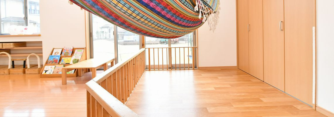 おひさま保育園の写真2枚目:木のぬくもりを感じられる園舎です