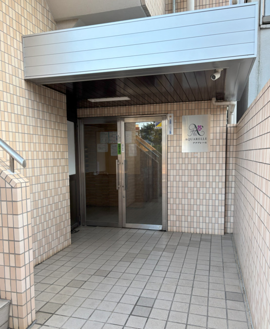 ガイア訪問看護ステーション　荻窪（看護師/准看護師の求人）の写真3枚目：荻窪事業所の入り口
少し奥まっています。
事業所は2階の奥です。