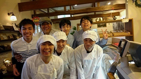 smile cafe 1/2(生活支援員の求人)の写真:私達と一緒にカフェレストランで働きませんか?