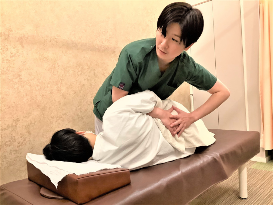西荻窪きりん堂鍼灸接骨院の写真37枚目：仙腸関節の矯正（モビライゼーション）