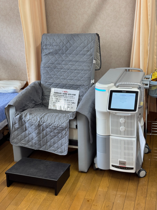 わしだクリニック(医療事務/受付の求人)の写真3枚目:尿失禁、腰痛対策の磁気治療(スターフォーマやスキンケアなど自費診療も行っています