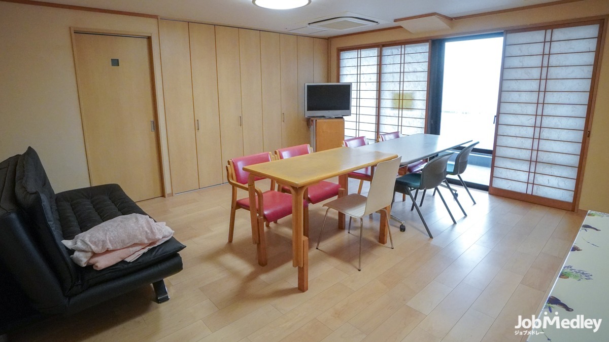 特別養護老人ホームらんの里（介護職/ヘルパーの求人）の写真7枚目：木のぬくもりを感じられる作りです