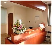 岩崎正洋クリニックの写真2枚目：温かみのある院内です。