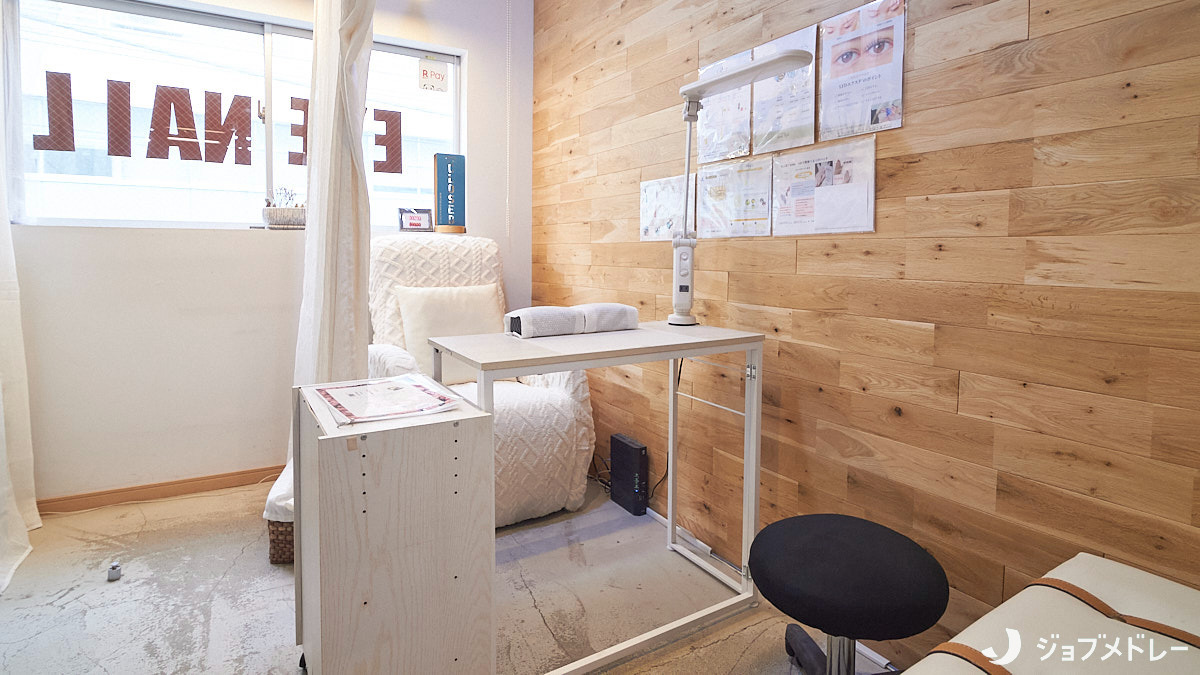 Nail&Eylash salon Mink Style浜松町店（ネイリストの求人）の写真6枚目：こちらでお客様への施術を行います