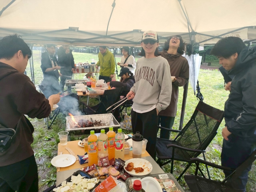 東久留米トータルケア整骨院の写真6枚目：社員BBQ
参加は自由でした！
景品や高級なお肉をたくさん持ってきてくれました