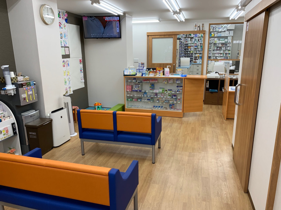 はやぶさ薬局 武蔵新田店（薬剤師の求人）の写真2枚目：はやぶさ薬局 武蔵新田店の内観