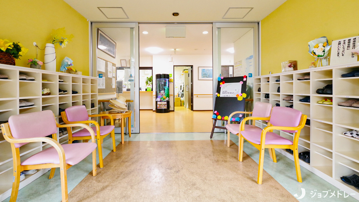 介護付有料老人ホーム すこや家・真鶴（ケアマネジャーの求人）の写真6枚目：エントランスです