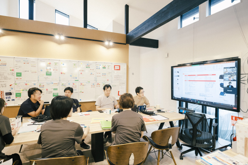 村尾在宅クリニック(看護師/准看護師の求人)の写真3枚目:カンファレンスや勉強会を通して現場に還元できるよう共有しています