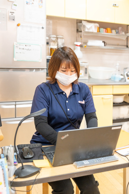 特別養護老人ホーム プレミア扇（生活相談員の求人）の写真2枚目：女性職員も多数活躍しています。