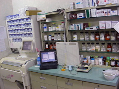 フォルテ調剤薬局(調剤事務の求人)の写真7枚目:同ビル内のクリニックや近隣クリニックのお薬を扱っています