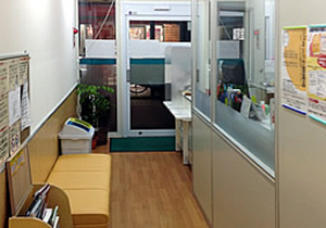 薬局アポック久米川駅前店の写真2枚目:店内