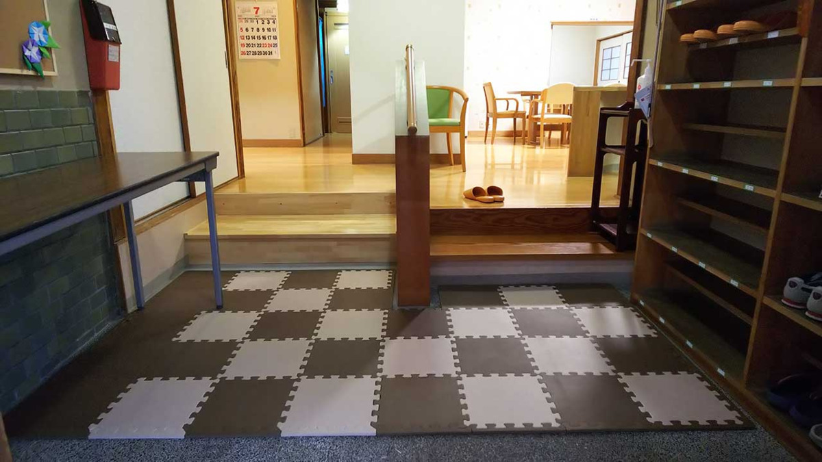あおい西草深(児童発達支援管理責任者の求人)の写真:玄関