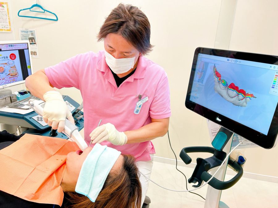 一社歯科クリニック（歯科衛生士の求人）の写真20枚目：口腔内スキャナーを使用したデジタル印象採得、インビザライン矯正のシュミレーション