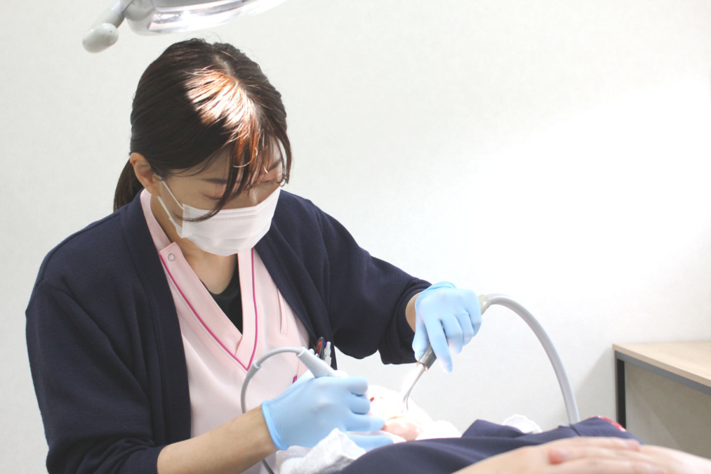 荒中歯科医院の写真2枚目：予防専用のユニット完備！患者さんとしっかり向き合える様に余裕のあるアポ枠を設定