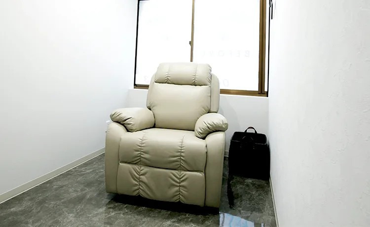 アイブロウサロン メンズ眉毛専門店 mellow plus新大阪・西中島店（アイリストの求人）の写真4枚目：