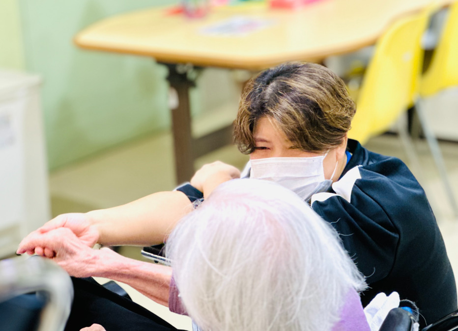 介護老人保健施設大地（介護職/ヘルパーの求人）の写真2枚目：スタッフは、利用者様の良きサポーターです