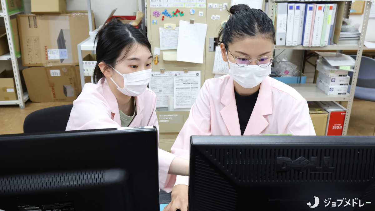 中島薬局の写真9枚目：少しずつ業務に慣れていけるようサポートします◎